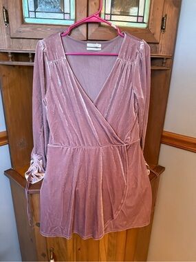 Urban Outfitters Mauve Goldmine Velvet Surplice Long Sleeve Romper L
